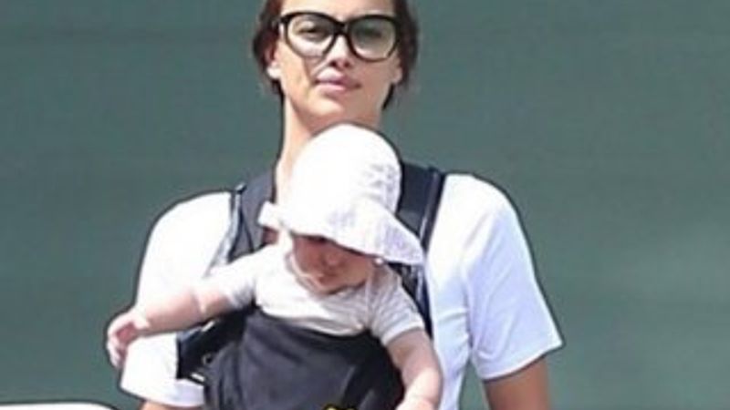Irina Shayk bebeğini gezdirmeye makyajsız çıktı