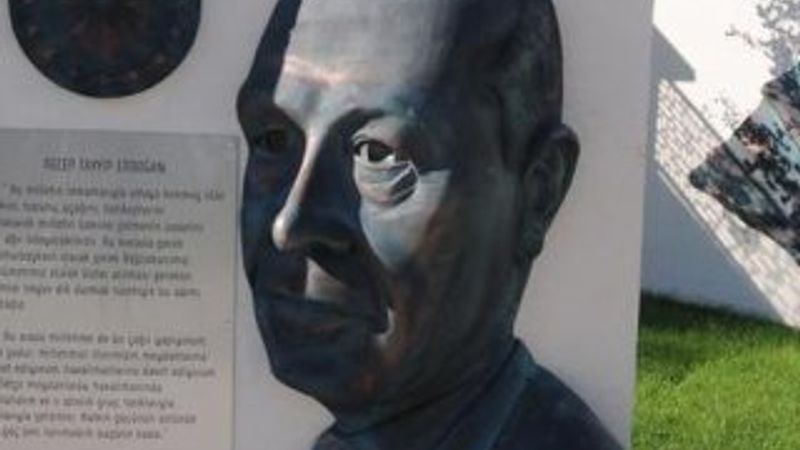 Kocaeli'de Erdoğan büstü kaldırıldı