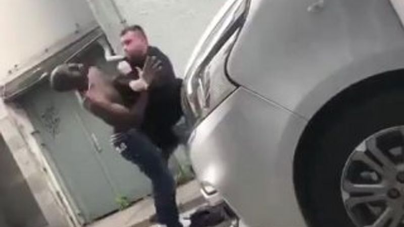 Yol kesen adam dayak yedi