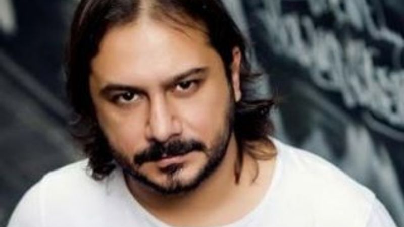 Hürriyet, Emrah Serbes'i koruyor