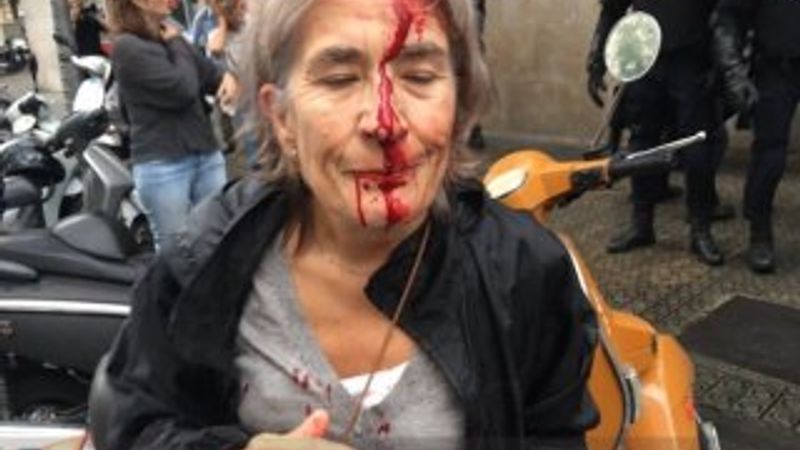 Barcelona sokakları savaş alanına döndü