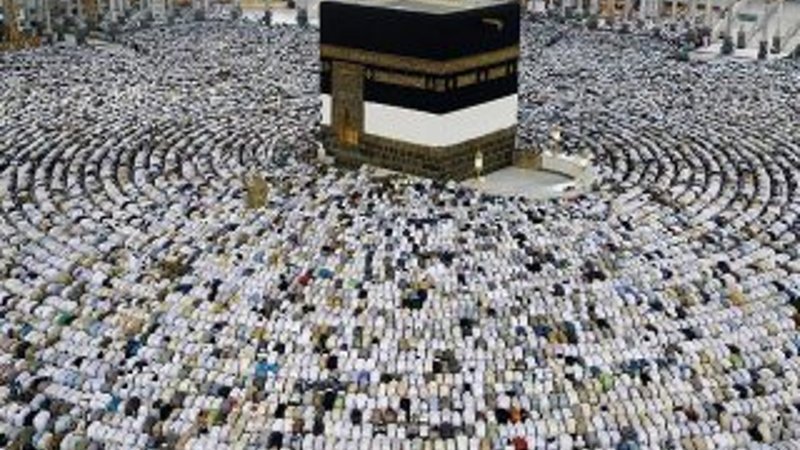 Kabe gül suyu ve zemzemle yıkandı