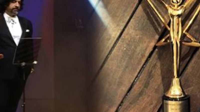 Hande Yener Altın Kelebek Ödülleri'ne ateş püskürdü