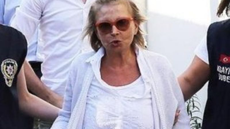 Nazlı Ilıcak duruşmada ağladı