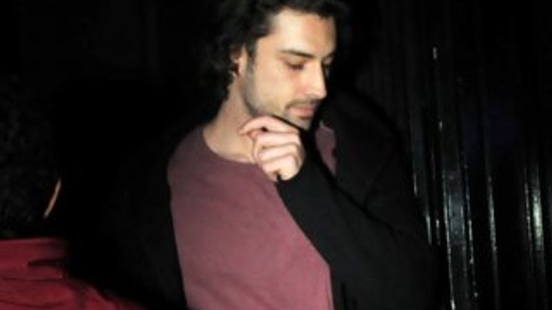 Alp Navruz'un çapkınlık gecesi