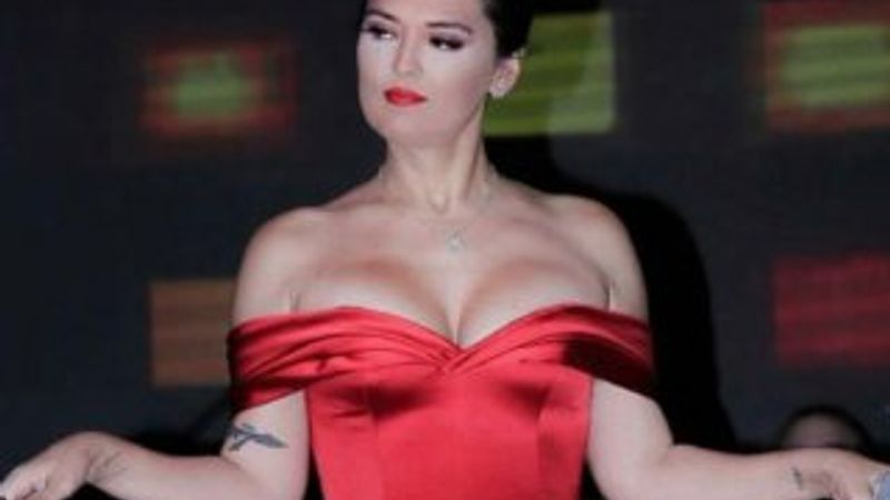 Demet Akalın: Kendimi gerçekten kraliçe sanıyorum