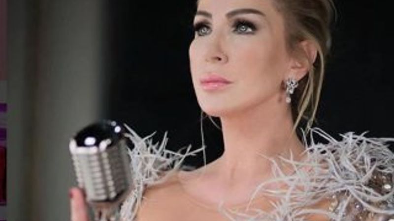 Seda Sayan sahnelere geri döndü