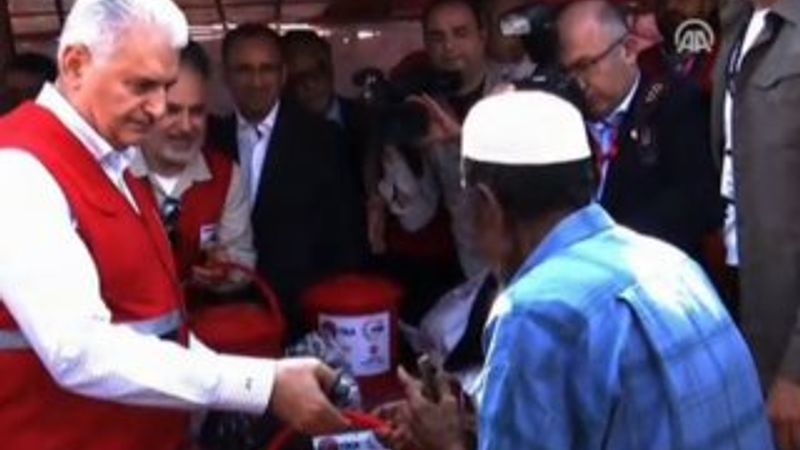 Başbakan Yıldırım Arakanlı Müslümanların kampında