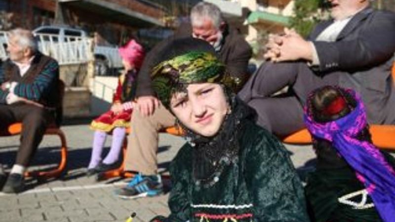 Dedeler anlatıyor, torunlar yazıyor