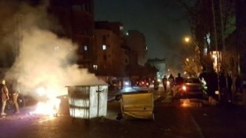 İran'da ölü sayısı 10'a yükseldi