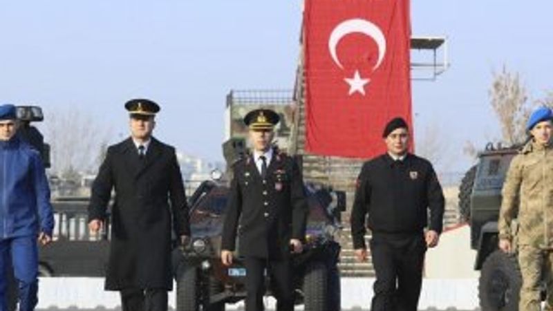 Jandarmanın yeni kıyafetleri