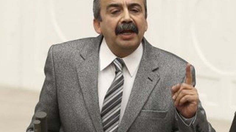 Sırrı Süreyya, Hasip Kaplan'ı tükürülesi buluyor