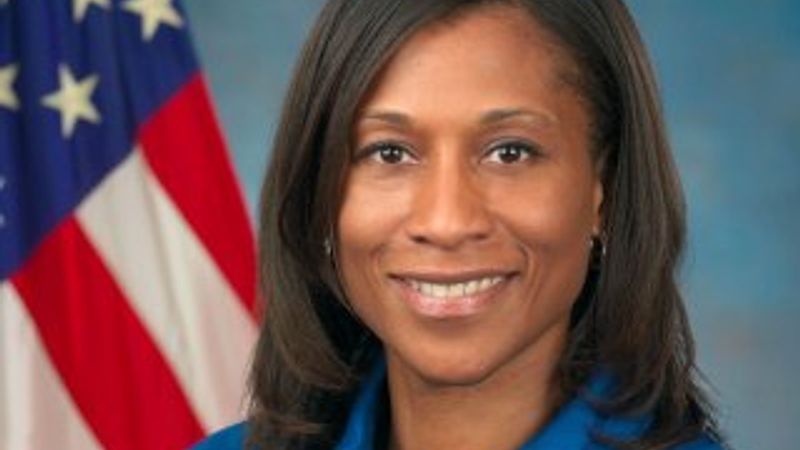 Siyahi kadın astronot görevden alındı