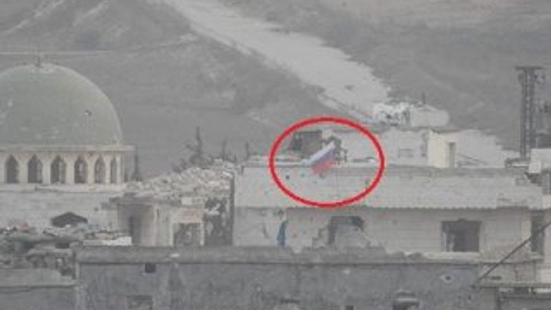 Afrin'de YPG Rus bayraklarını siper olarak kullanıyor