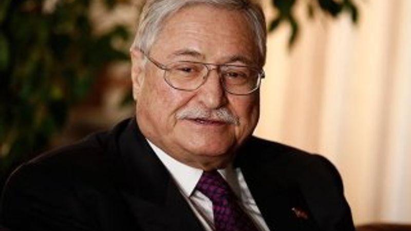 Eski bakanlardan Hasan Celal Güzel hayatını kaybetti