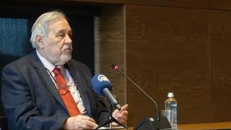 İlber Ortaylı: Wikipedia'yı hiç tavsiye etmiyorum
