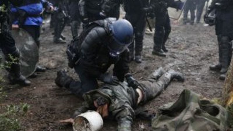 Fransa'da grev ülke ekonomisini sarstı