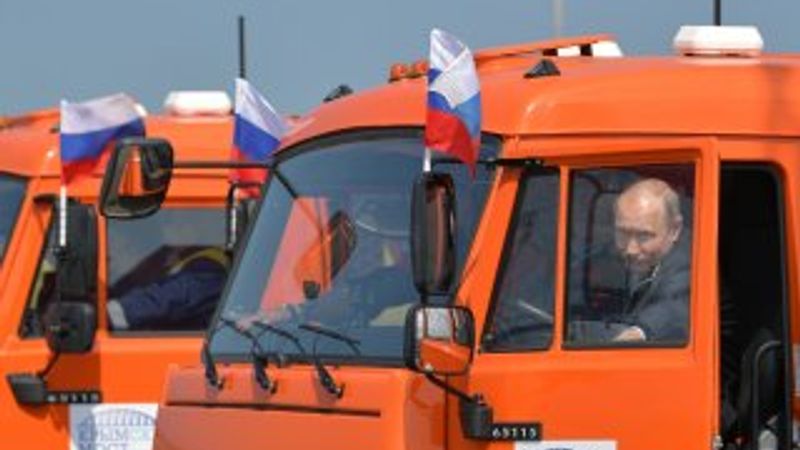 Rusya'nın yeni sembolünü Putin açtı