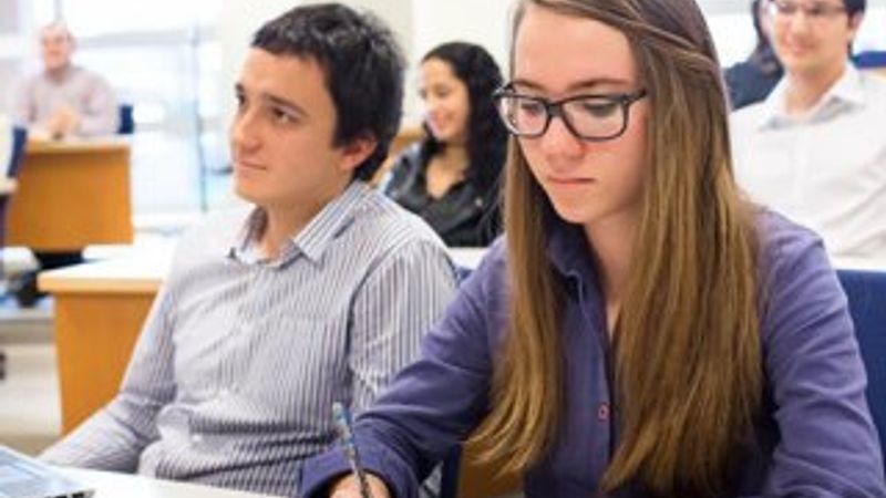 Üniversitelilere 76 milyon TL burs verildi