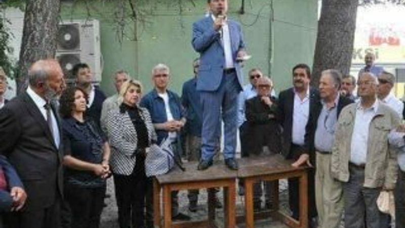 CHP'li Abdüllatif Şener'e her yerde tepki gösteriliyor