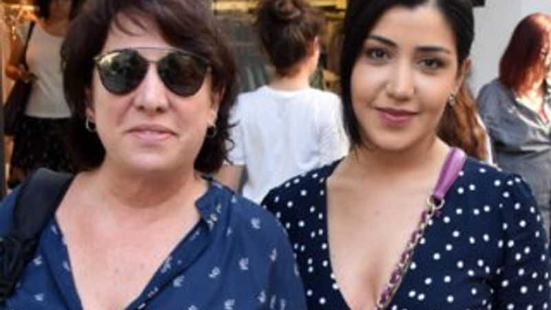 Oya Başar kızıyla görüntülendi