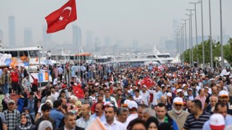 Vatandaşlar Yenikapı'daki mitinge akın etti