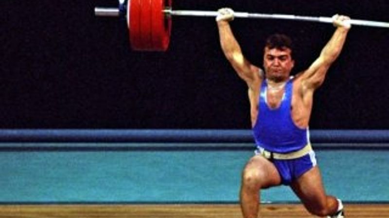 Naim Süleymanoğlu'nun mezarı açıldı