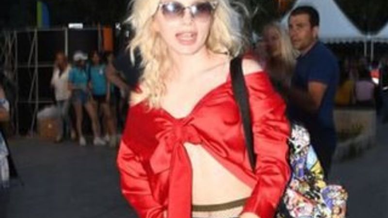 Aleyna Tilki Shakira konserinde kendini övdü