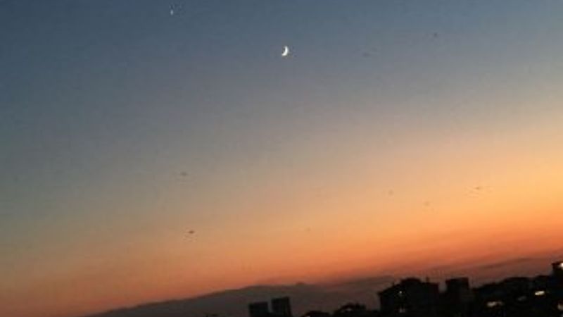 15 Temmuz'un yıl dönümünde ay yıldız yan yana