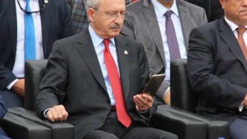 CHP'de delegelere gönderilen kurultay SMS'i