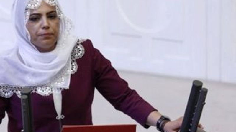 PKK'lı teröristin cenazesine katılan HDP milletvekilleri