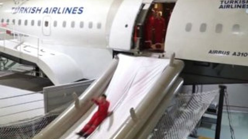 THY kabin memurlarının zorlu eğitim süreci