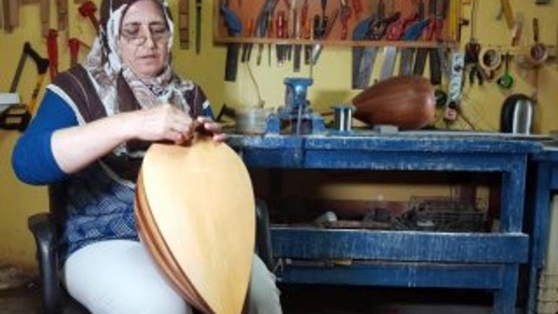 27 yıldır saz yapıyor