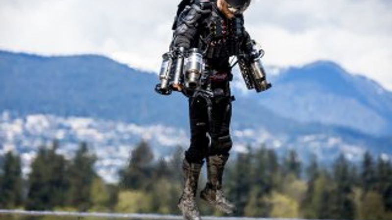 İngiliz mucit uçurabilen kıyafeti satışa sundu