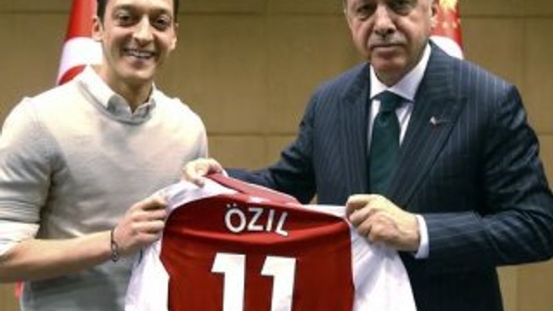 CNN kanalında Mesut Özil yorumu
