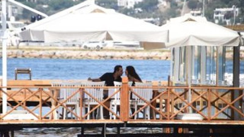 Rafet El Roman'dan yeni sevgili haberlerine yalanlama