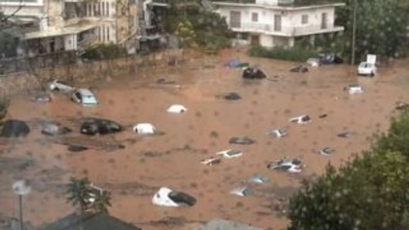 Yunanistan şimdi de sel ile boğuşuyor