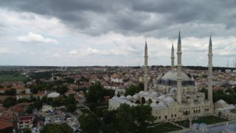 Osmanlı mimarisinin estetiği olan Selimiye Camii