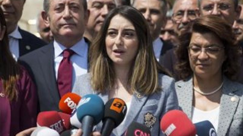 CHP'liler taraflarını seçiyor