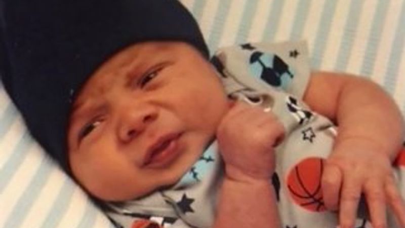 Anne 3 aylık bebeğini arabada unuttu