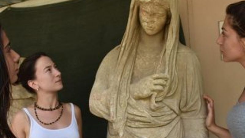 2 bin yıllık 6 heykel bulundu