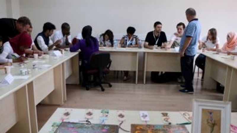 Yabancı öğrenciler Türk kültürünü öğreniyor