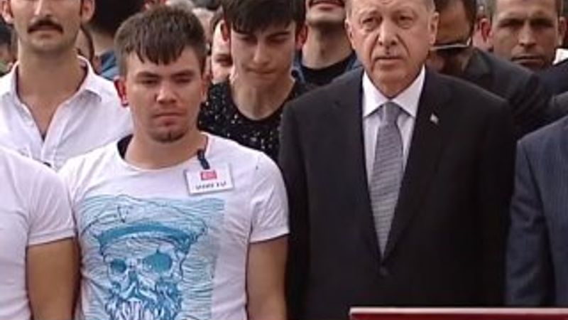 Astsubay Karakaya'nın eşi ve oğlu için cenaze töreni