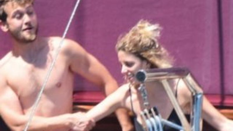 Aras Bulut İynemli sevgilisiyle tatilde