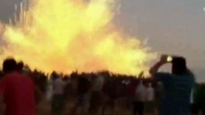 İsrail sivil göstericileri bombayla vurdu