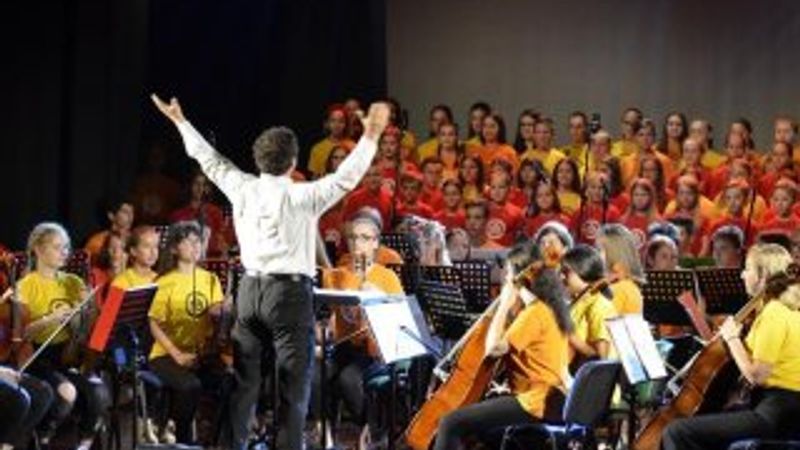 150 çocuk Srebrenitsa'da konser verdi