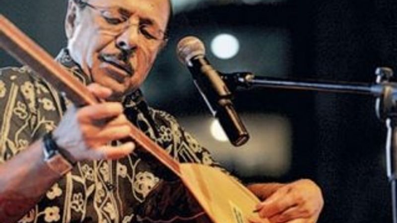 Sanatçılar Neşet Ertaş'ın sevilen şarkılarını seslendirdi