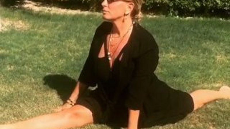 Saba Tümer yoga yaptı