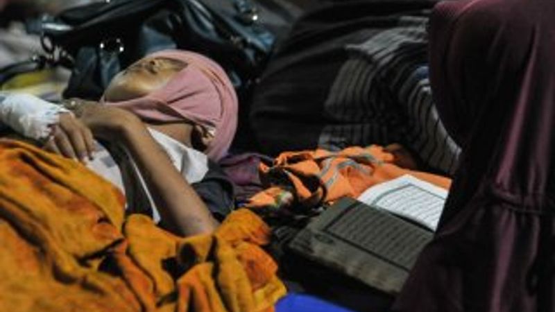 Endonezya'da turistlerin kaçışı sürüyor