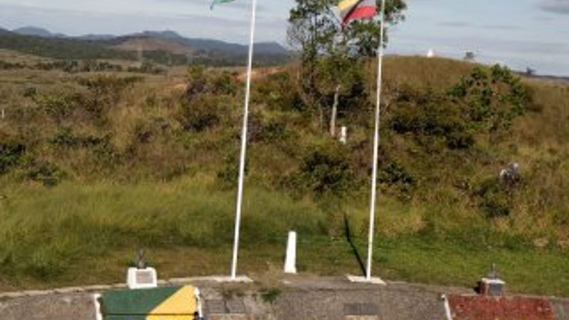 Brezilya sınırını Venezuelalı göçmenlere kapattı